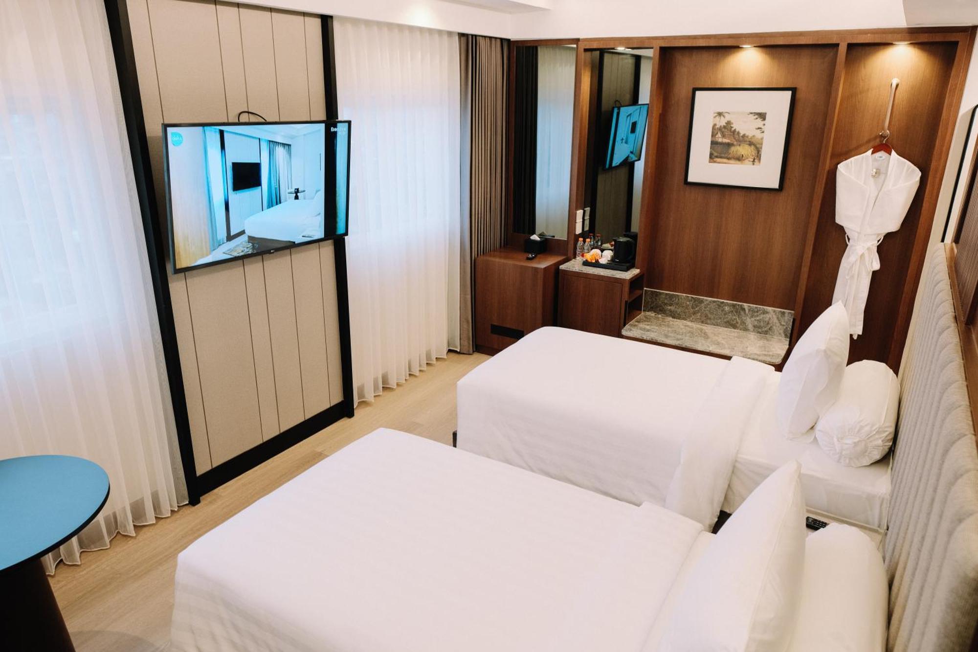 Deka Hotel Surabaya Hr Muhammad Esterno foto
