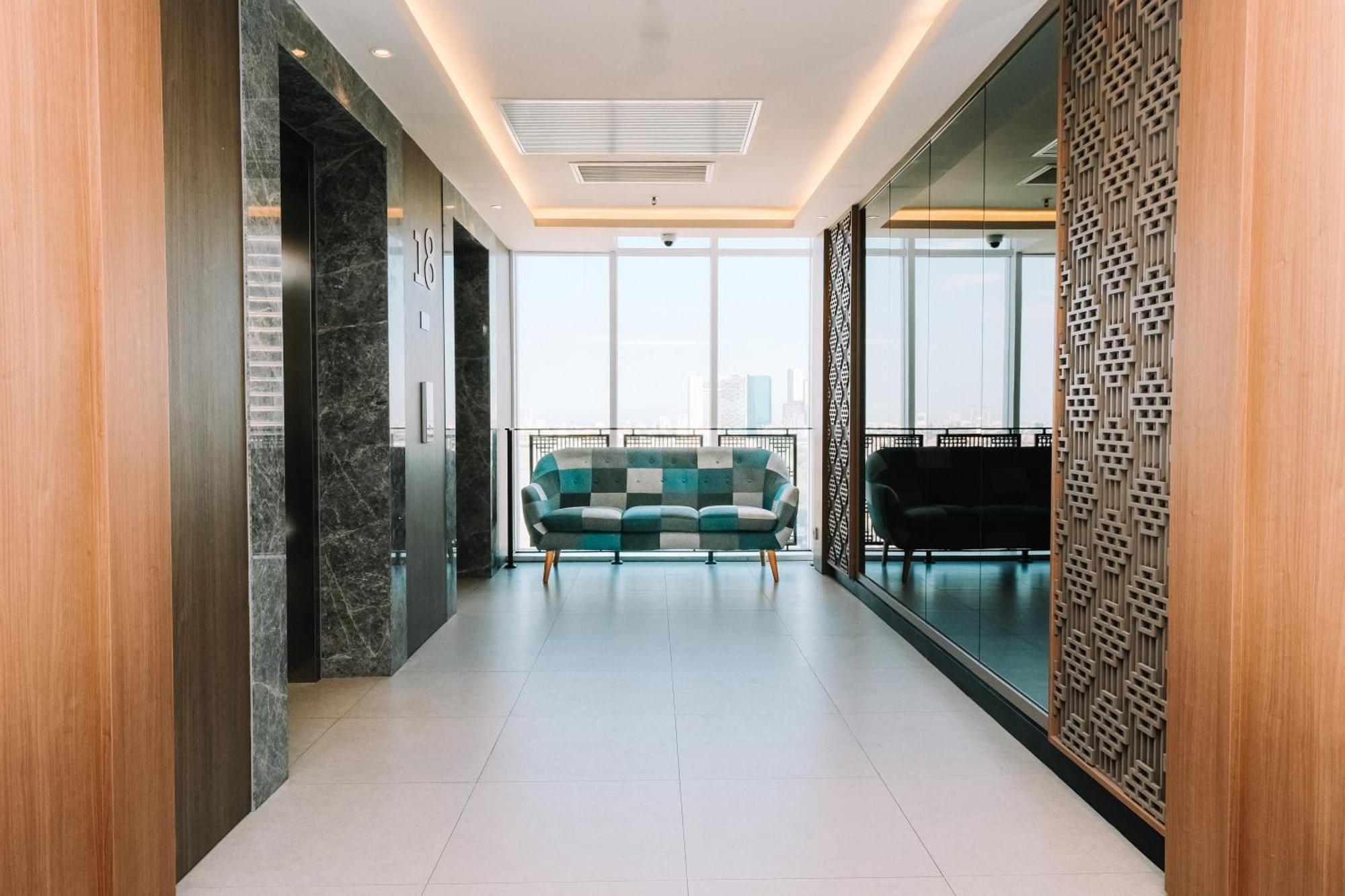 Deka Hotel Surabaya Hr Muhammad Esterno foto