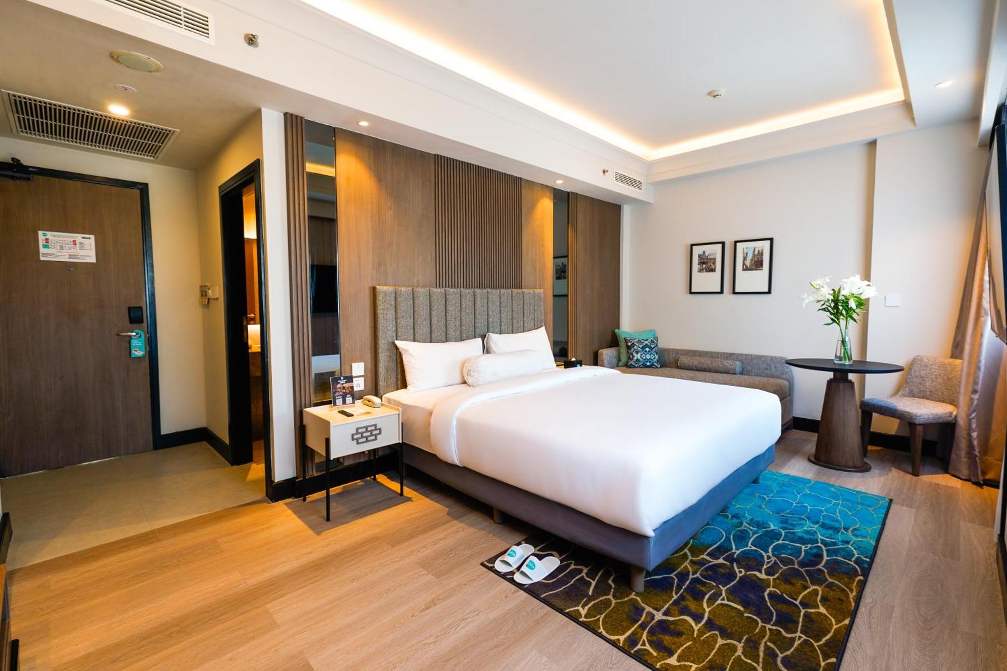 Deka Hotel Surabaya Hr Muhammad Esterno foto